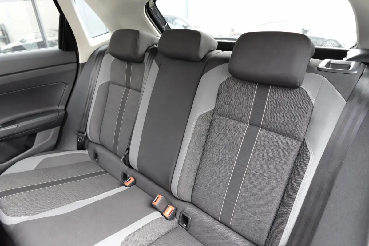 1.0 TSI Life PANO CARPLAY ACC VOL