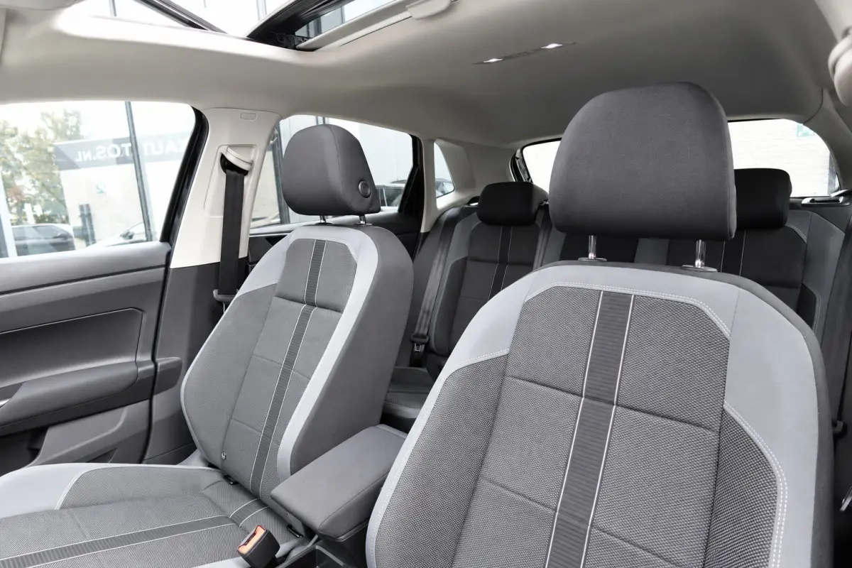 1.0 TSI Life PANO CARPLAY ACC VOL