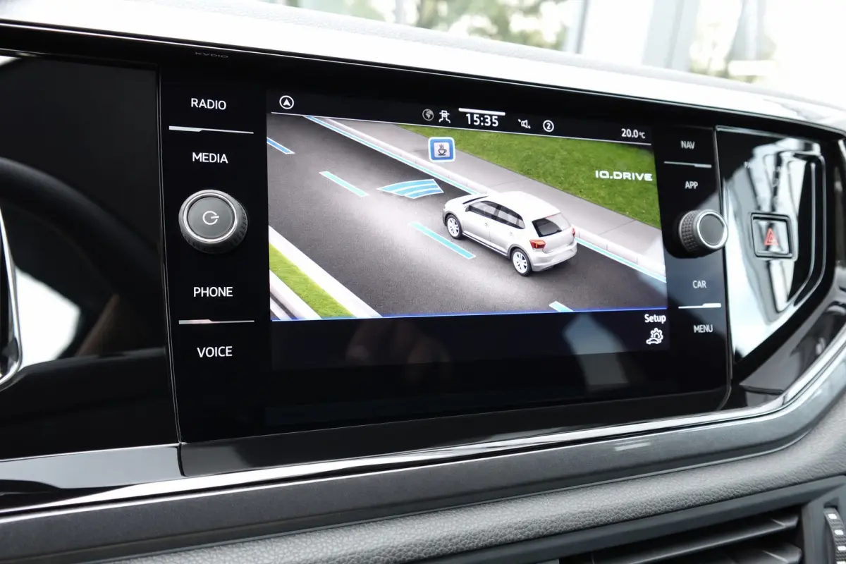 1.0 TSI Life PANO CARPLAY ACC VOL
