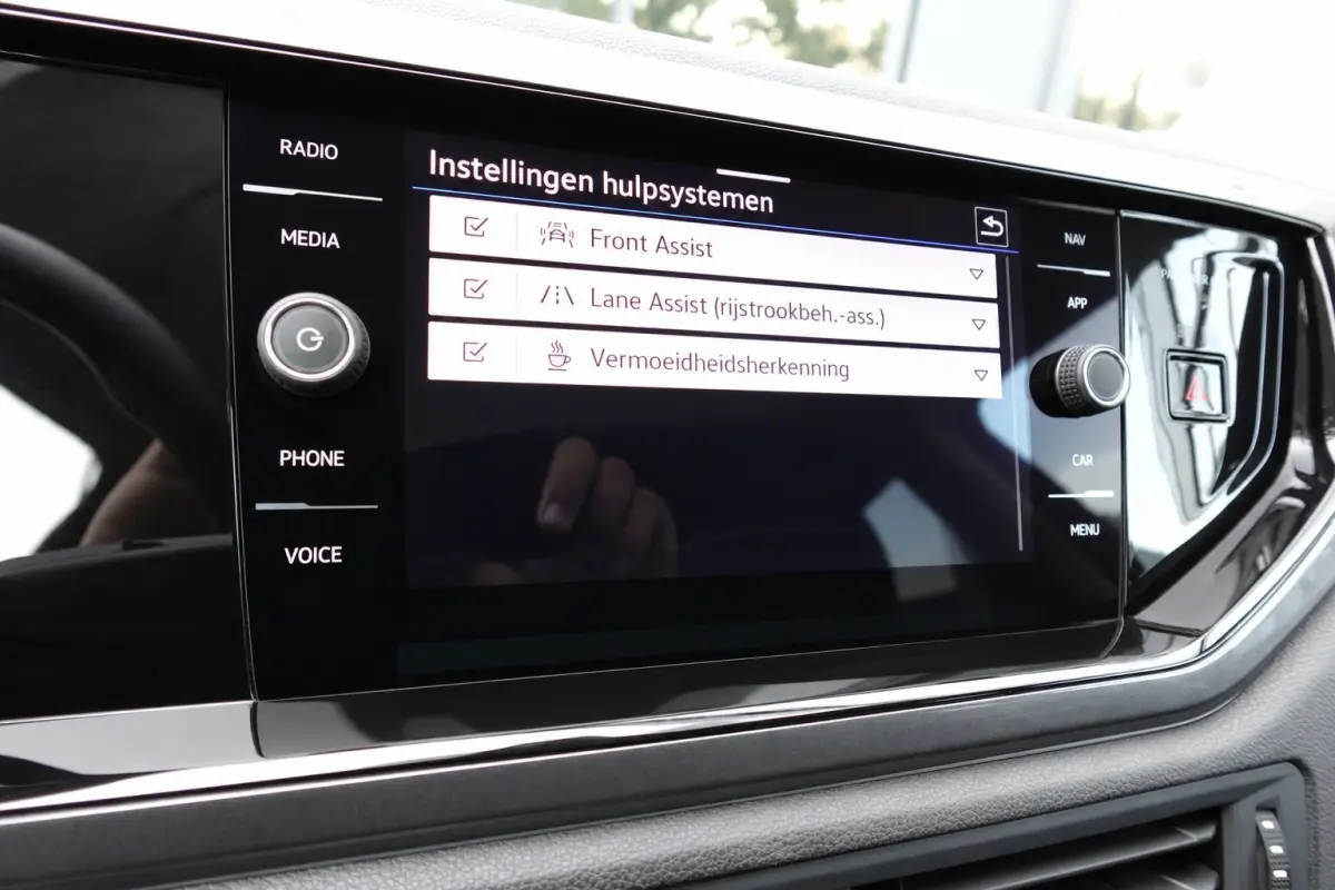1.0 TSI Life PANO CARPLAY ACC VOL