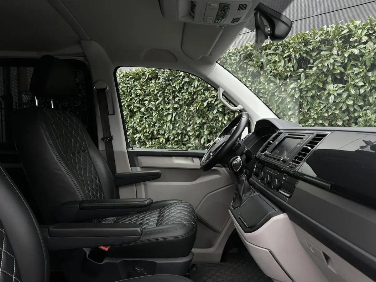 2.0 TDI L2H1 DC 4Motion Highline, DUBBEL CABINE, STANDKACHEL, LEDER, NAVI, ADAPT CRUISE CONTROL, CLIMATE CONTROL, STOELVERWARMING, TREKHAAK, LED KOPLAMPEN, PDC, DAB, SIDE-BARS, LICHTMETAAL 1