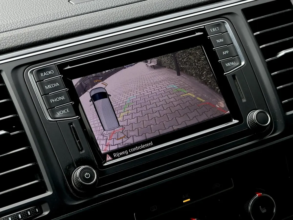 2.0 TDI L2H1 DC 4Motion Highline, DUBBEL CABINE, STANDKACHEL, LEDER, NAVI, ADAPT CRUISE CONTROL, CLIMATE CONTROL, STOELVERWARMING, TREKHAAK, LED KOPLAMPEN, PDC, DAB, SIDE-BARS, LICHTMETAAL 1