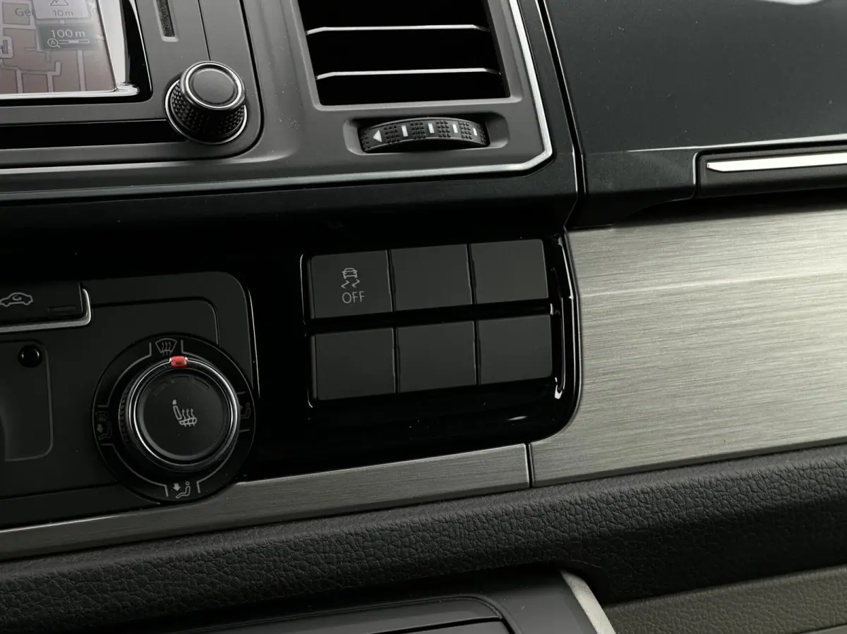2.0 TDI L2H1 DC 4Motion Highline, DUBBEL CABINE, STANDKACHEL, LEDER, NAVI, ADAPT CRUISE CONTROL, CLIMATE CONTROL, STOELVERWARMING, TREKHAAK, LED KOPLAMPEN, PDC, DAB, SIDE-BARS, LICHTMETAAL 1
