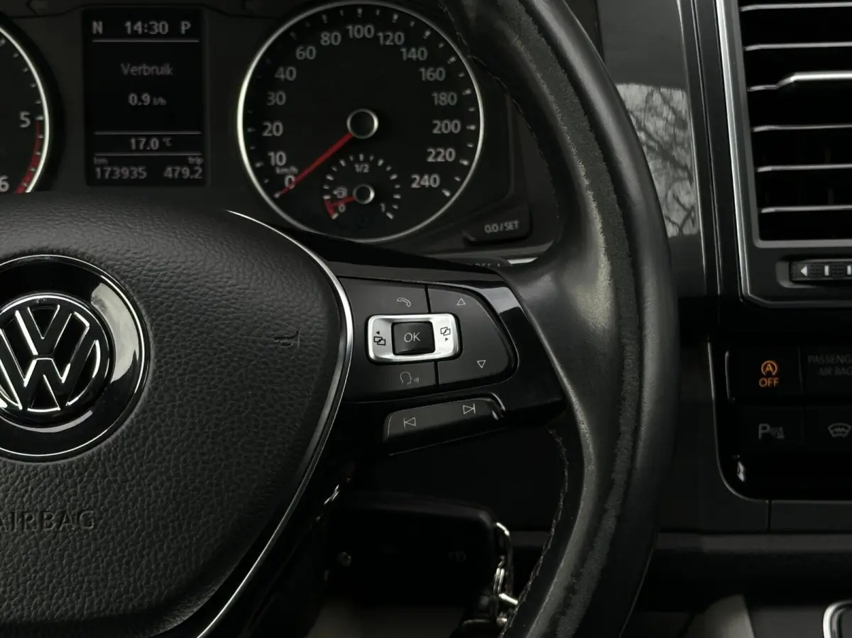2.0 TDI L2H1 DC 4Motion Highline, DUBBEL CABINE, STANDKACHEL, LEDER, NAVI, ADAPT CRUISE CONTROL, CLIMATE CONTROL, STOELVERWARMING, TREKHAAK, LED KOPLAMPEN, PDC, DAB, SIDE-BARS, LICHTMETAAL 1