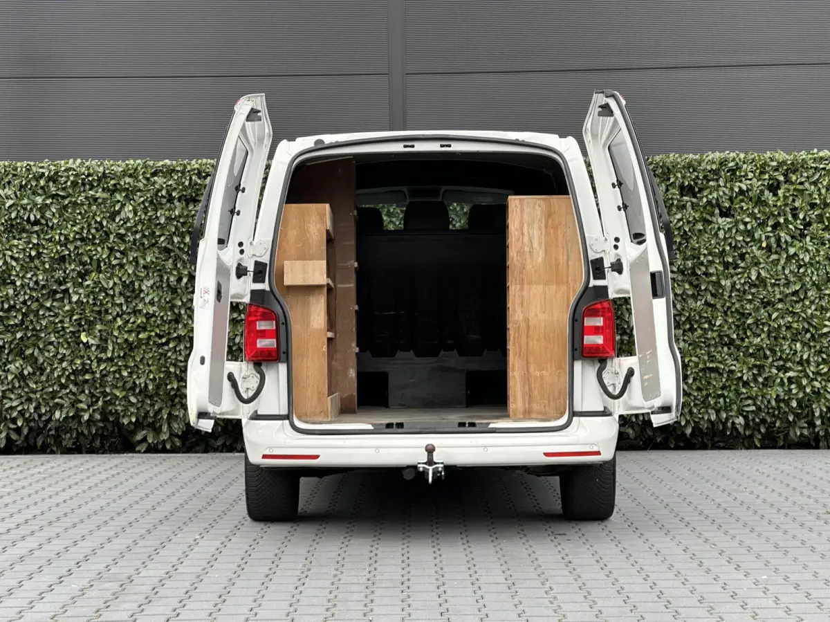 2.0 TDI L2H1 DC 4Motion Highline, DUBBEL CABINE, STANDKACHEL, LEDER, NAVI, ADAPT CRUISE CONTROL, CLIMATE CONTROL, STOELVERWARMING, TREKHAAK, LED KOPLAMPEN, PDC, DAB, SIDE-BARS, LICHTMETAAL 1