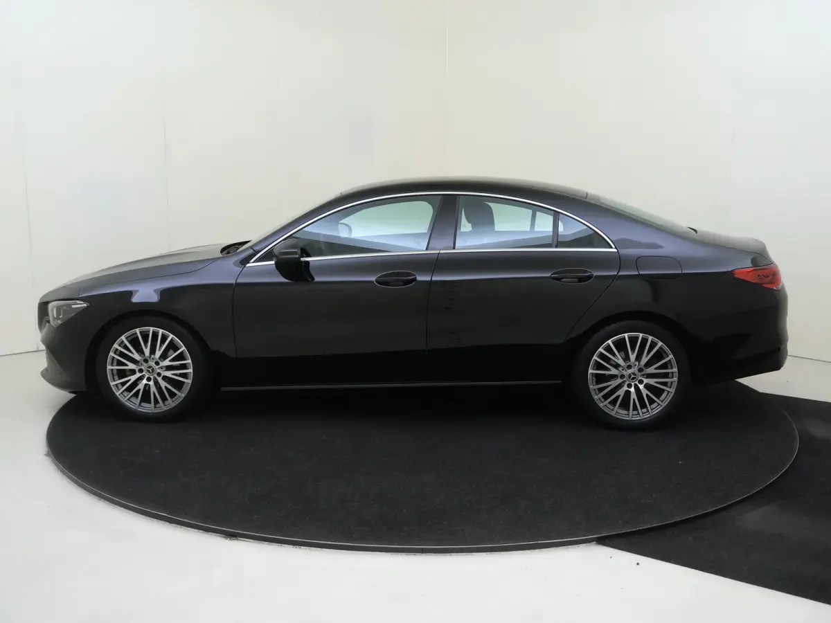 180 Luxury Line | Wordt Verwacht | Stoelverwarming | Achteruitrijcamera | Parkeersensoren |