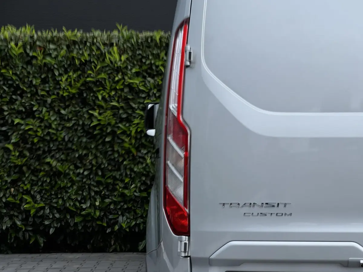 300 2.0 TDCI L1H1 Limited DC, DUBBEL CABINE, AIRCO, NAVIGATIE, CRUISE CONTROL, CAMERA, DUBBELE SCHUIFDEUR