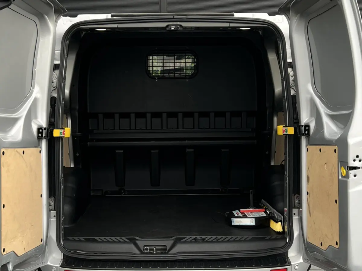300 2.0 TDCI L1H1 Limited DC, DUBBEL CABINE, AIRCO, NAVIGATIE, CRUISE CONTROL, CAMERA, DUBBELE SCHUIFDEUR