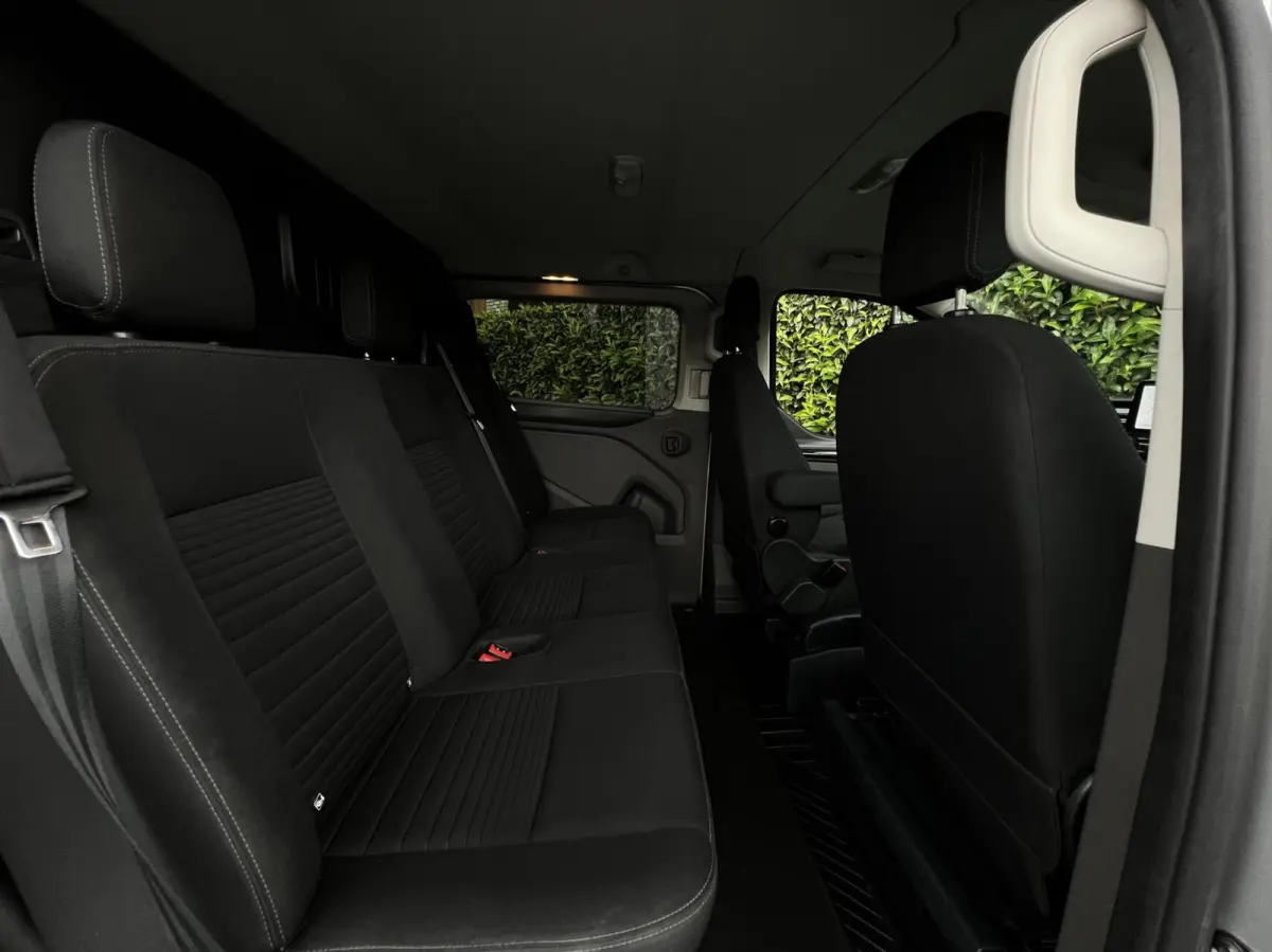 300 2.0 TDCI L1H1 Limited DC, DUBBEL CABINE, AIRCO, NAVIGATIE, CRUISE CONTROL, CAMERA, DUBBELE SCHUIFDEUR