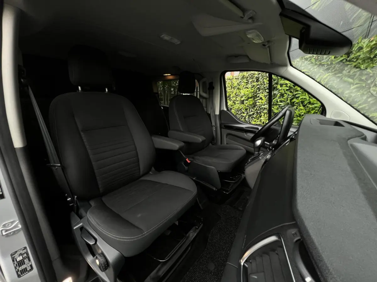 300 2.0 TDCI L1H1 Limited DC, DUBBEL CABINE, AIRCO, NAVIGATIE, CRUISE CONTROL, CAMERA, DUBBELE SCHUIFDEUR