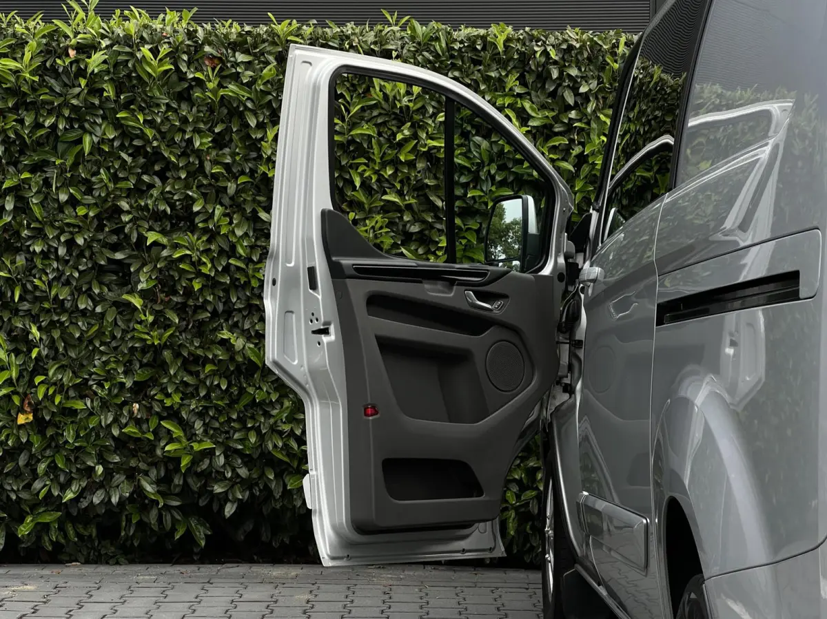 300 2.0 TDCI L1H1 Limited DC, DUBBEL CABINE, AIRCO, NAVIGATIE, CRUISE CONTROL, CAMERA, DUBBELE SCHUIFDEUR