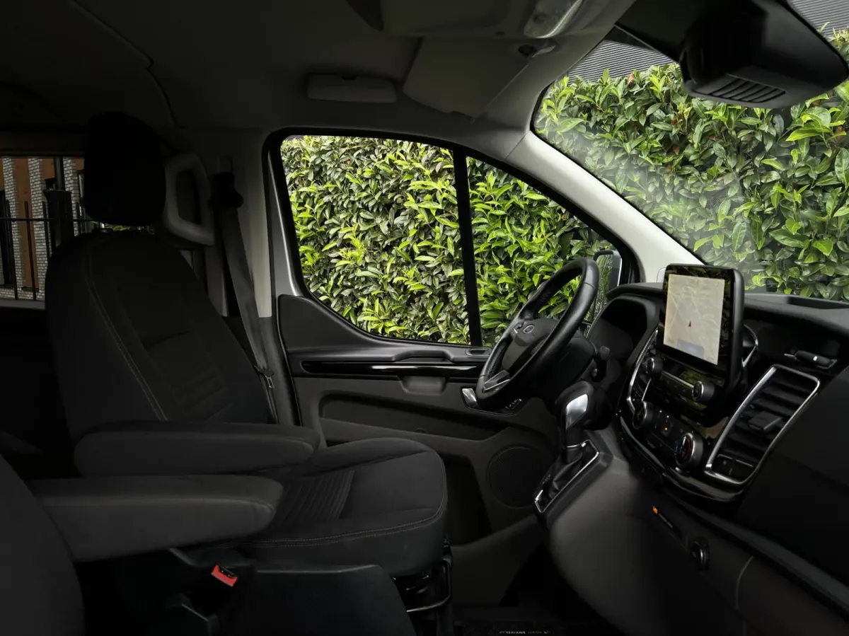 300 2.0 TDCI L1H1 Limited DC, DUBBEL CABINE, AIRCO, NAVIGATIE, CRUISE CONTROL, CAMERA, DUBBELE SCHUIFDEUR