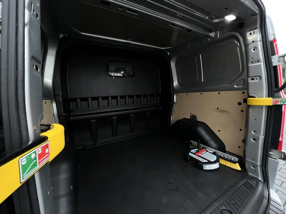 300 2.0 TDCI L1H1 Limited DC, DUBBEL CABINE, AIRCO, NAVIGATIE, CRUISE CONTROL, CAMERA, DUBBELE SCHUIFDEUR