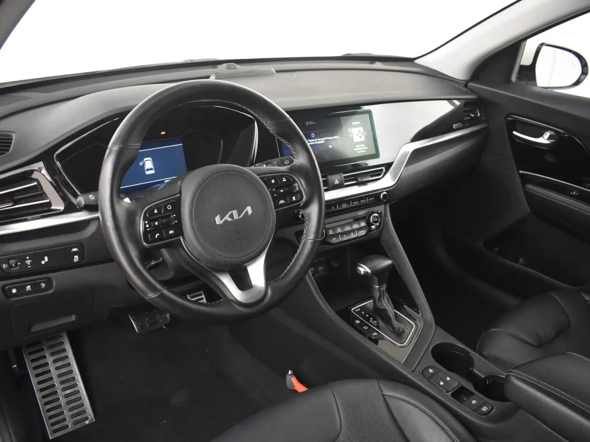 1.6 GDi PHEV DynamicPlusLine | Lederen bekleding | Achteruitrijcamera | Dodehoek detectie | Adaptive cruise | Navigatie | Stoel- en stuurverwarming | 16" LMV