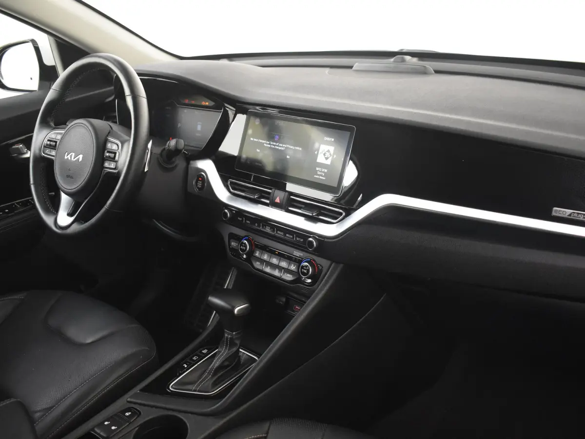 1.6 GDi PHEV DynamicPlusLine | Lederen bekleding | Achteruitrijcamera | Dodehoek detectie | Adaptive cruise | Navigatie | Stoel- en stuurverwarming | 16" LMV