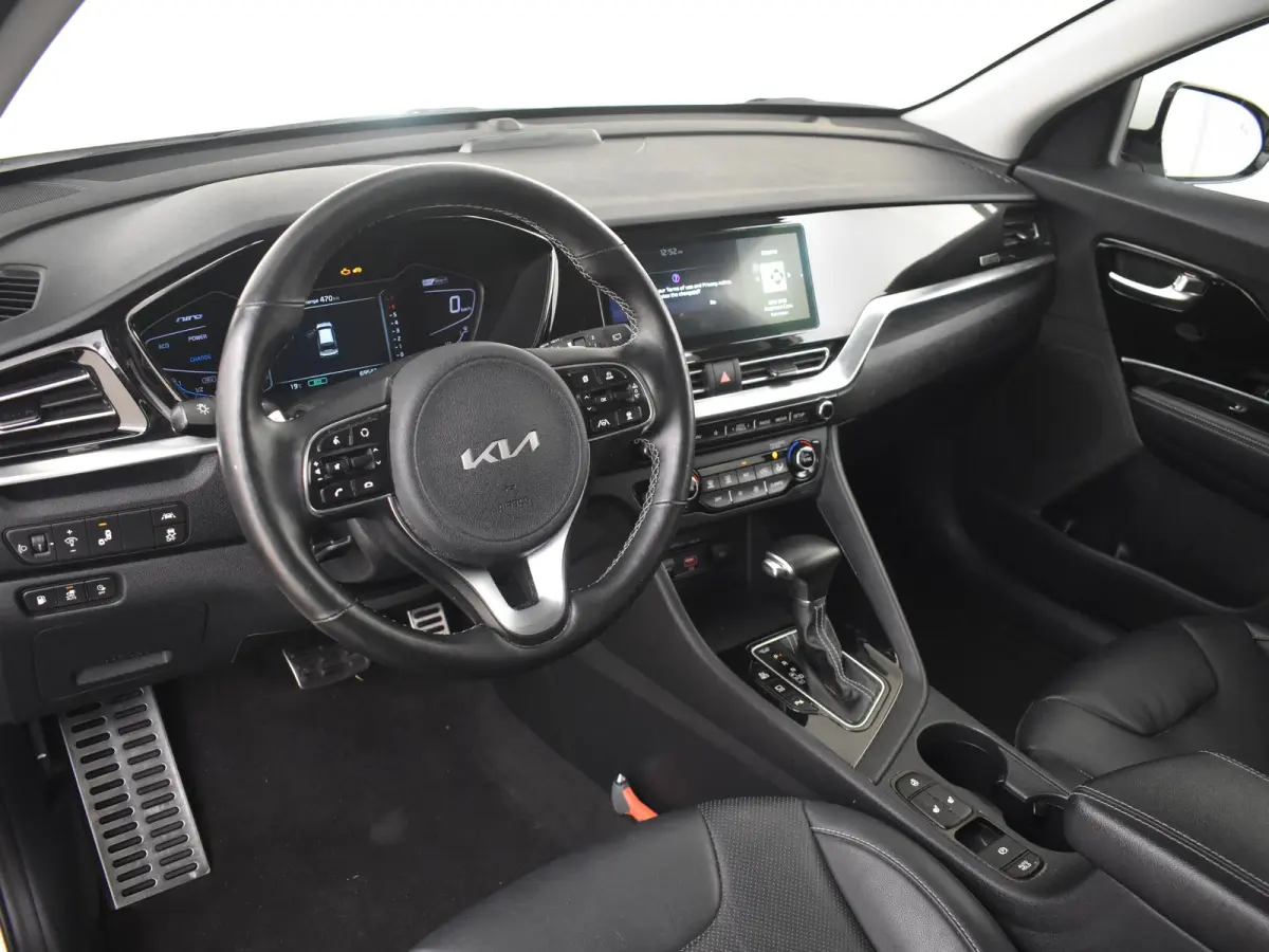 1.6 GDi PHEV DynamicPlusLine | Lederen bekleding | Achteruitrijcamera | Dodehoek detectie | Adaptive cruise | Navigatie | Stoel- en stuurverwarming | 16" LMV