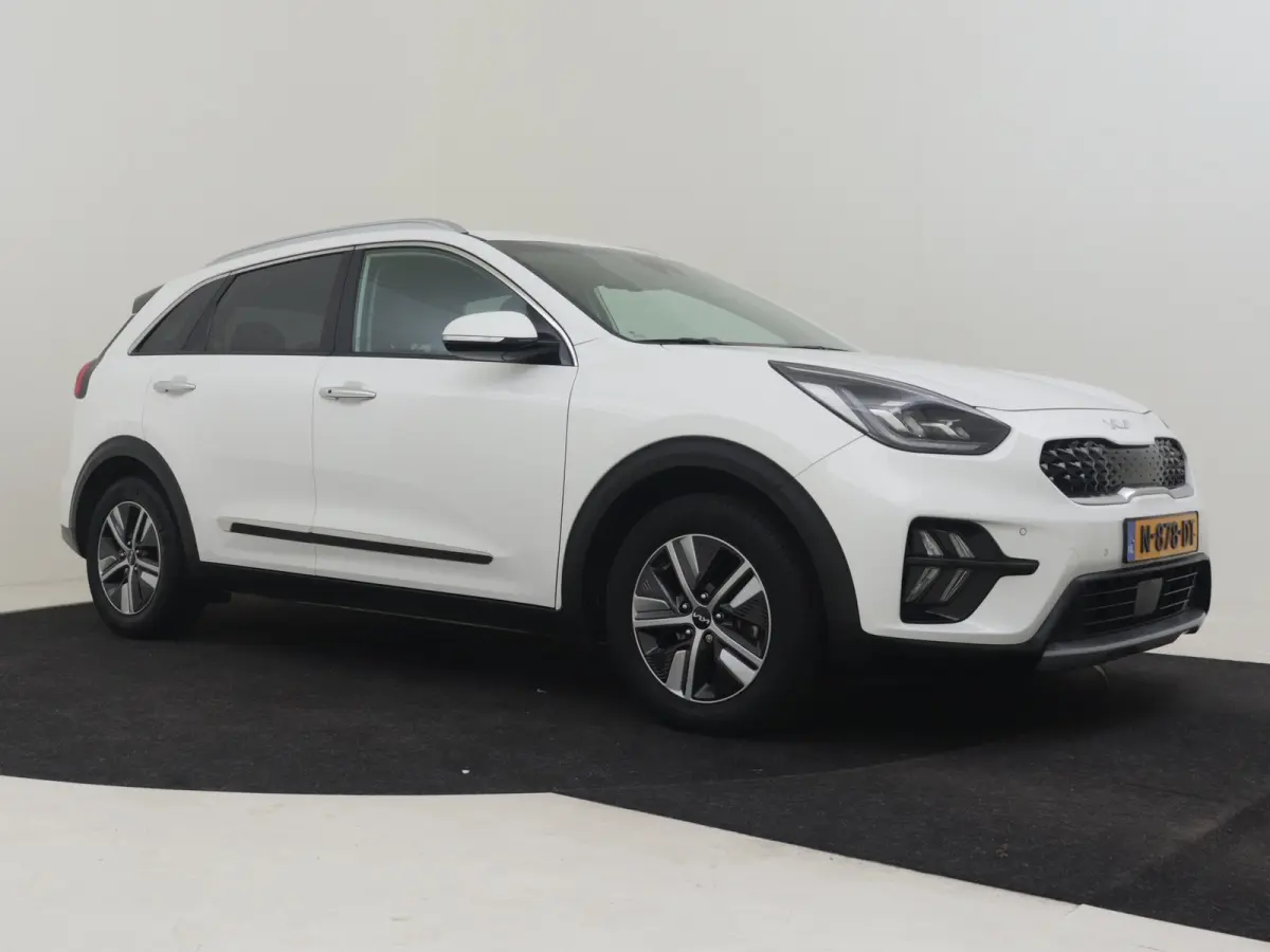 1.6 GDi PHEV DynamicPlusLine | Lederen bekleding | Achteruitrijcamera | Dodehoek detectie | Adaptive cruise | Navigatie | Stoel- en stuurverwarming | 16" LMV