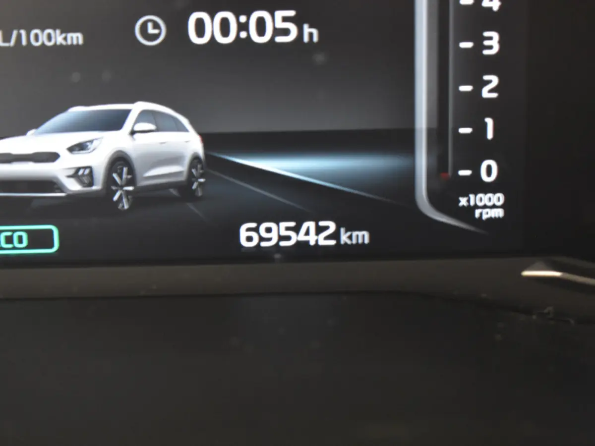 1.6 GDi PHEV DynamicPlusLine | Lederen bekleding | Achteruitrijcamera | Dodehoek detectie | Adaptive cruise | Navigatie | Stoel- en stuurverwarming | 16" LMV