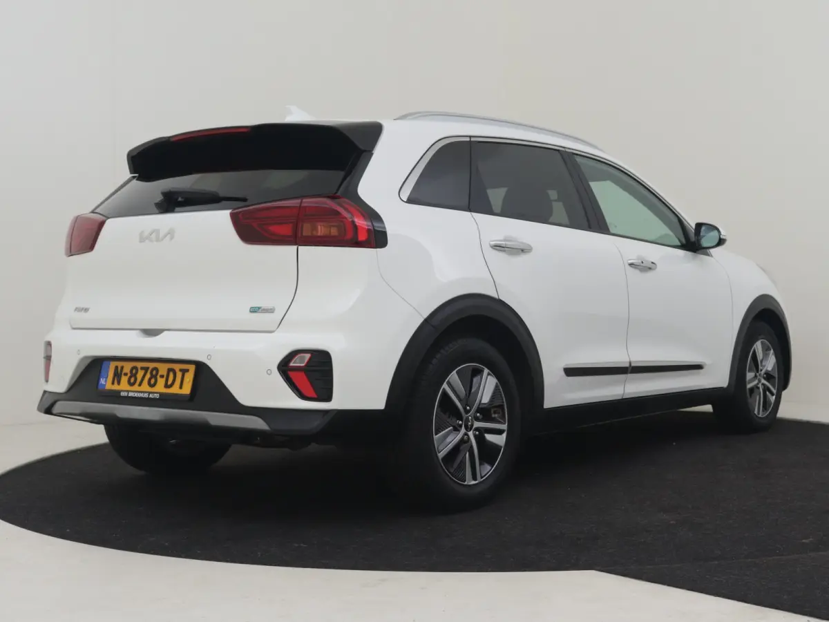 1.6 GDi PHEV DynamicPlusLine | Lederen bekleding | Achteruitrijcamera | Dodehoek detectie | Adaptive cruise | Navigatie | Stoel- en stuurverwarming | 16" LMV