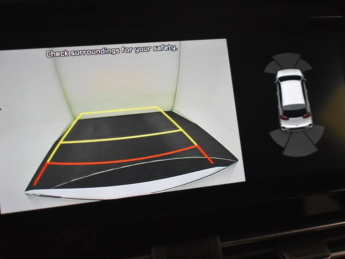 1.6 GDi PHEV DynamicPlusLine | Lederen bekleding | Achteruitrijcamera | Dodehoek detectie | Adaptive cruise | Navigatie | Stoel- en stuurverwarming | 16" LMV