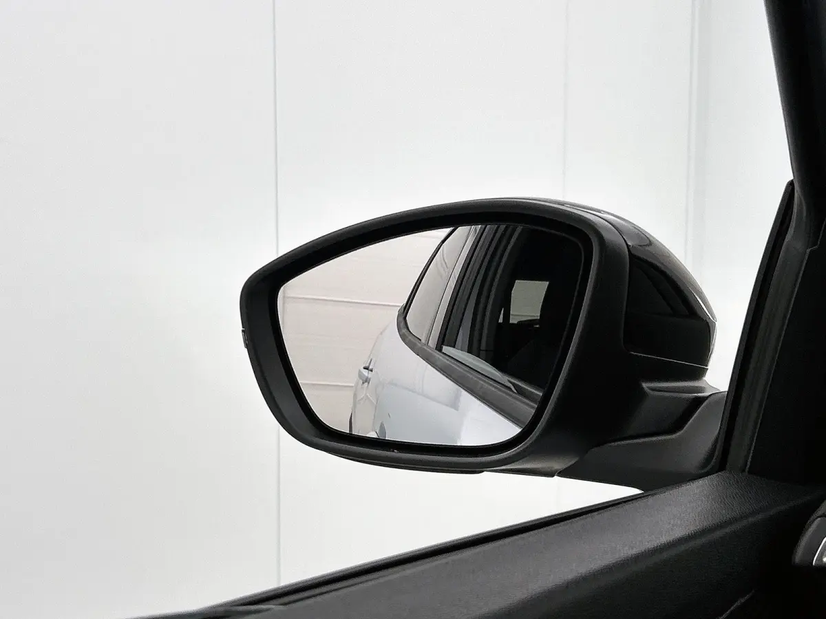 1.2 Hybrid 110pk Business Automaat | VOORRAAD VOORDEEL | Navigatie | Climate Control | Cruise Control | Parkeersensoren | LED | Apple Carplay/Android Auto |