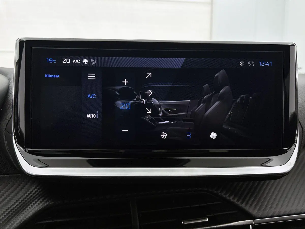 1.2 Hybrid 110pk Business Automaat | VOORRAAD VOORDEEL | Navigatie | Climate Control | Cruise Control | Parkeersensoren | LED | Apple Carplay/Android Auto |