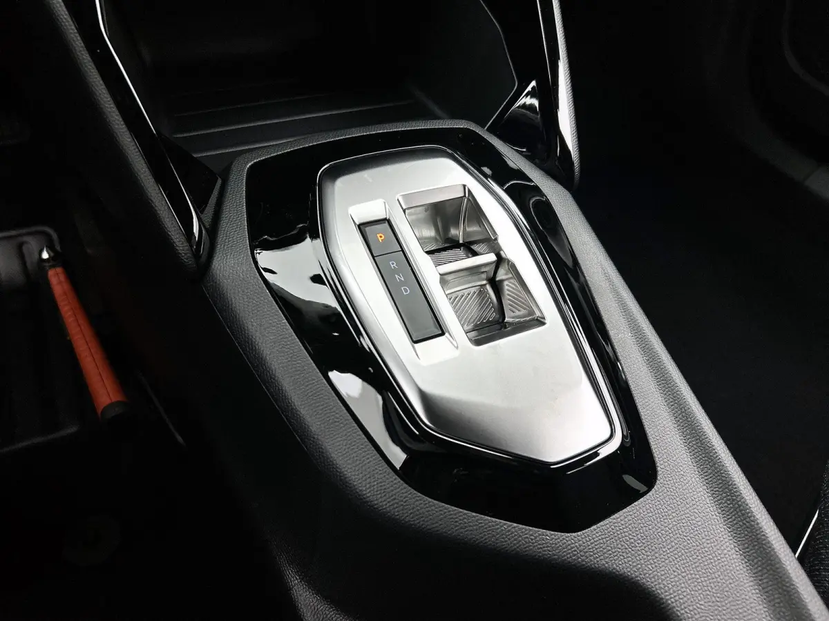 1.2 Hybrid 110pk Business Automaat | VOORRAAD VOORDEEL | Navigatie | Climate Control | Cruise Control | Parkeersensoren | LED | Apple Carplay/Android Auto |