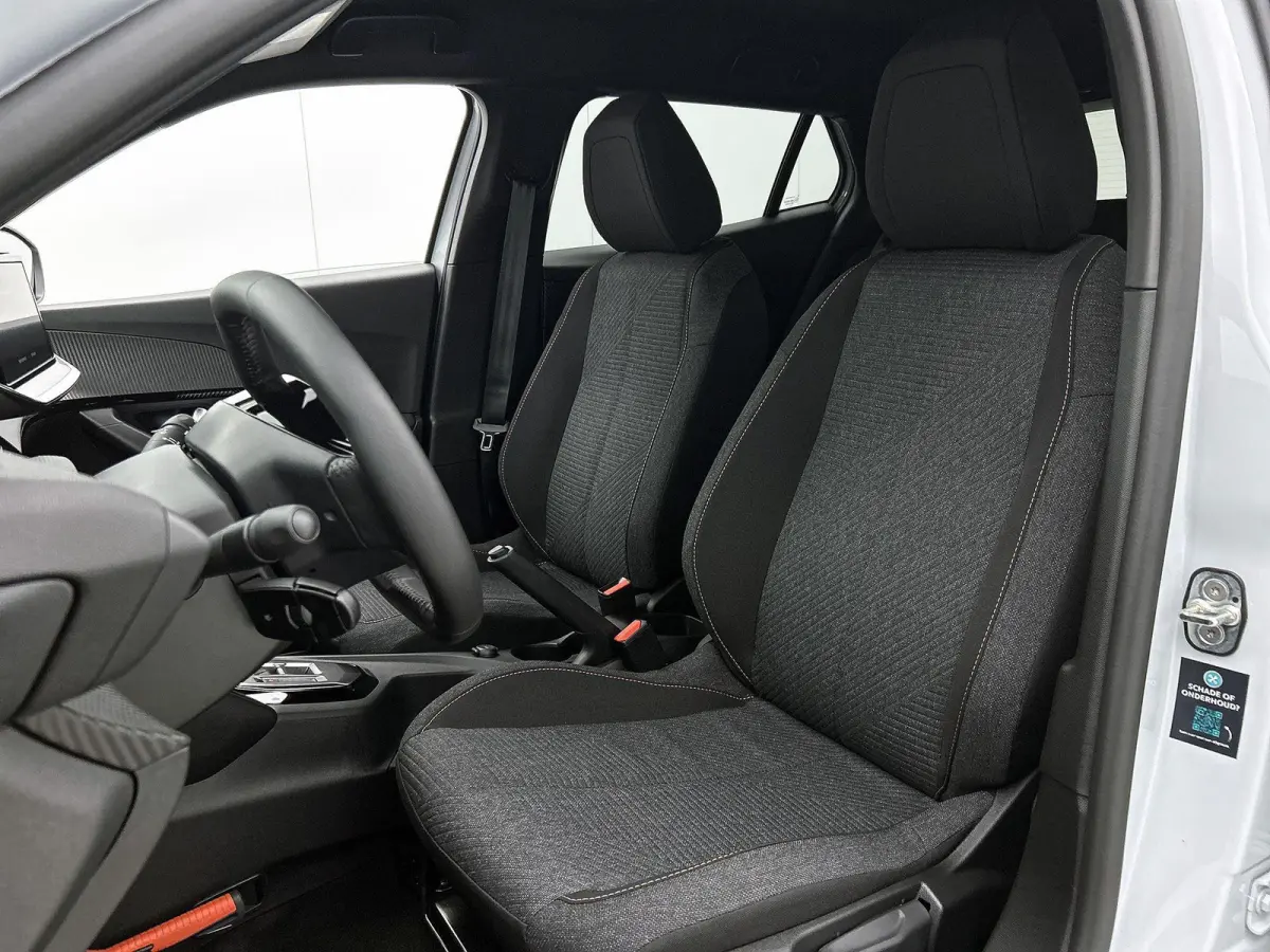 1.2 Hybrid 110pk Business Automaat | VOORRAAD VOORDEEL | Navigatie | Climate Control | Cruise Control | Parkeersensoren | LED | Apple Carplay/Android Auto |