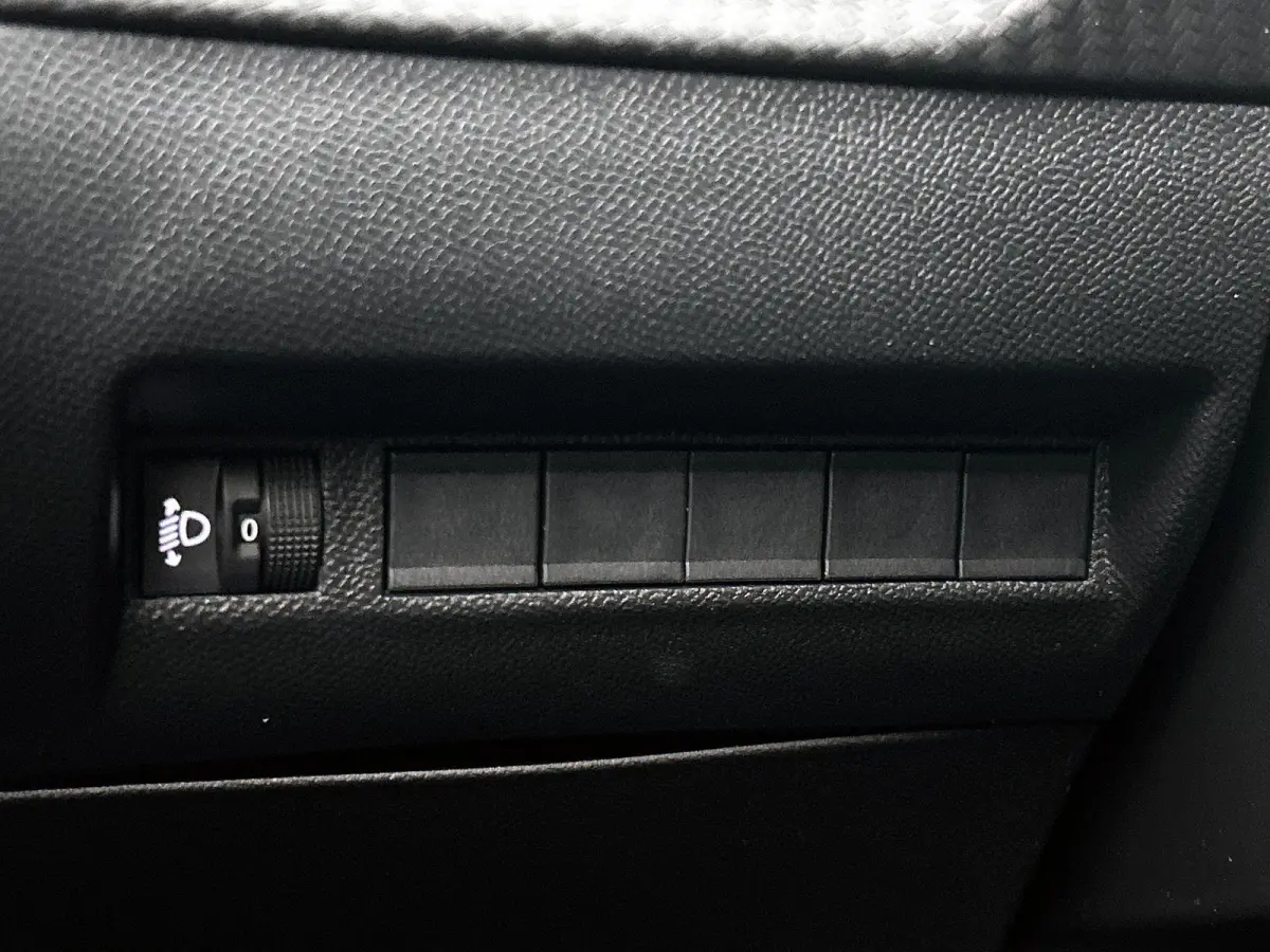 1.2 Hybrid 110pk Business Automaat | VOORRAAD VOORDEEL | Navigatie | Climate Control | Cruise Control | Parkeersensoren | LED | Apple Carplay/Android Auto |