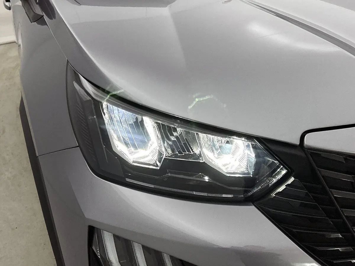 1.2 Hybrid 110pk Business Automaat | VOORRAAD VOORDEEL | Navigatie | Climate Control | Cruise Control | Parkeersensoren | LED | Apple Carplay/Android Auto |