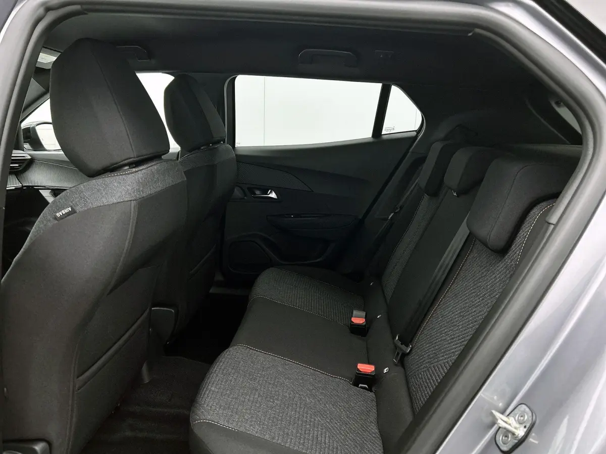 1.2 Hybrid 110pk Business Automaat | VOORRAAD VOORDEEL | Navigatie | Climate Control | Cruise Control | Parkeersensoren | LED | Apple Carplay/Android Auto |