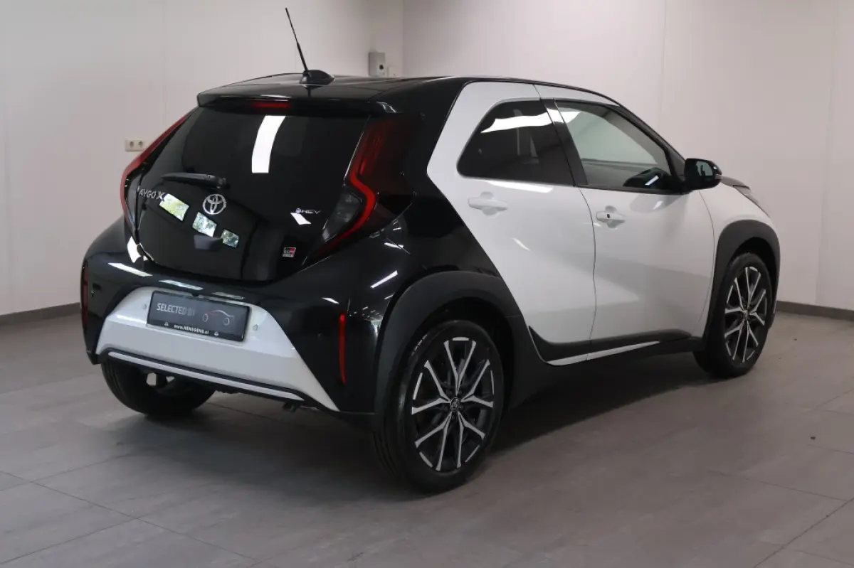 Hybrid 115 GR Sport | € 2.000 Voordeel