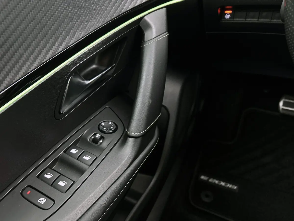 EV 136pk GT 50 kWh Automaat | Navigatie | Climate Control | Cruise Control | Camera | 18"LMV | LED | Keyless Start | Apple Carplay/Android Auto |
