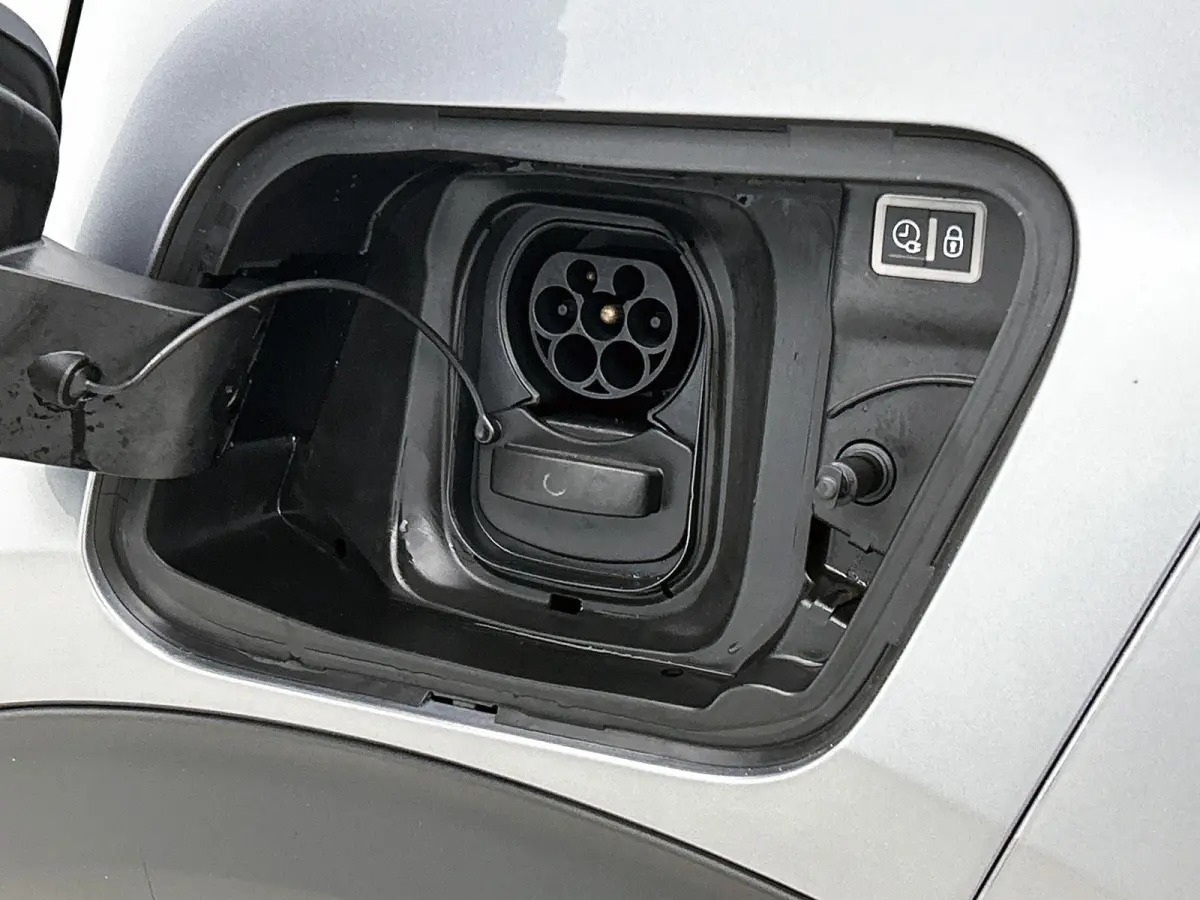 EV 136pk GT 50 kWh Automaat | Navigatie | Climate Control | Cruise Control | Camera | 18"LMV | LED | Keyless Start | Apple Carplay/Android Auto |