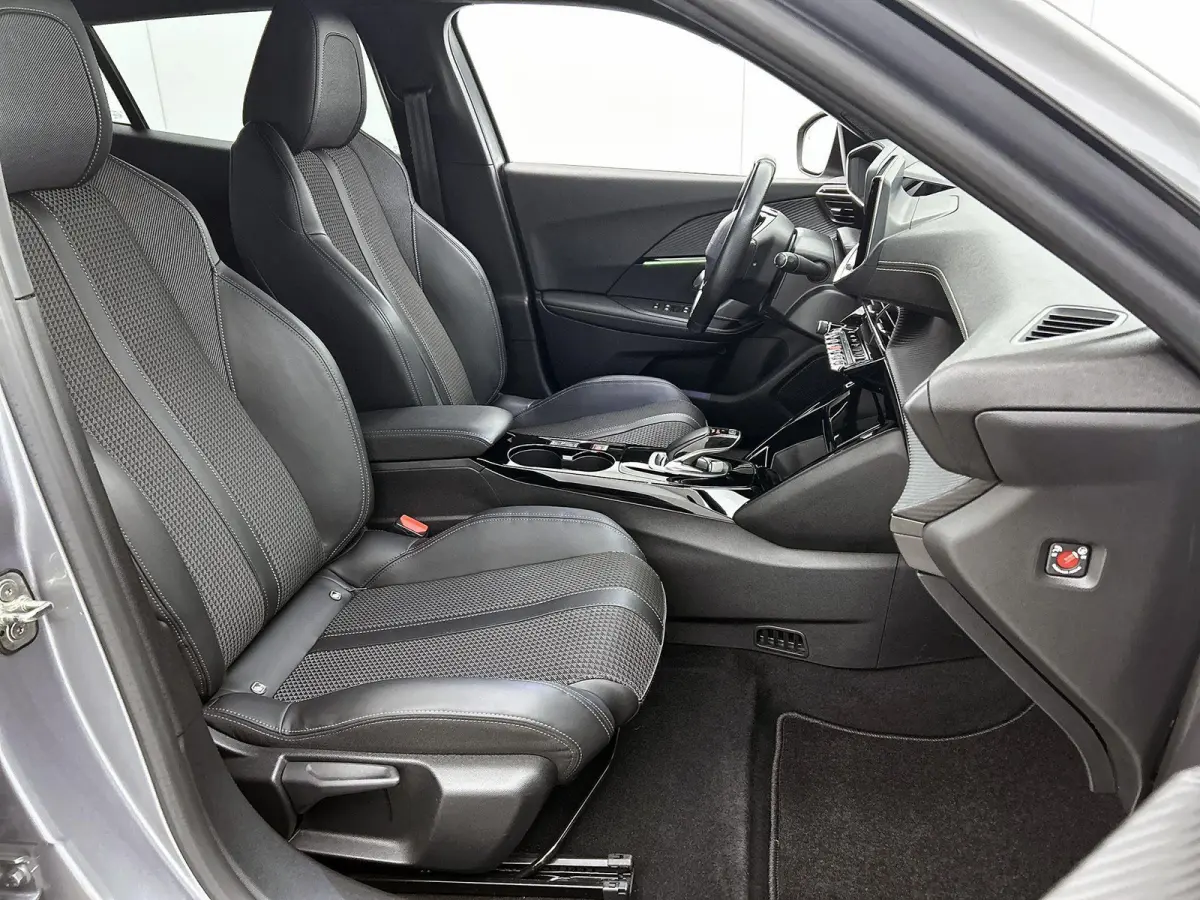 EV 136pk GT 50 kWh Automaat | Navigatie | Climate Control | Cruise Control | Camera | 18"LMV | LED | Keyless Start | Apple Carplay/Android Auto |