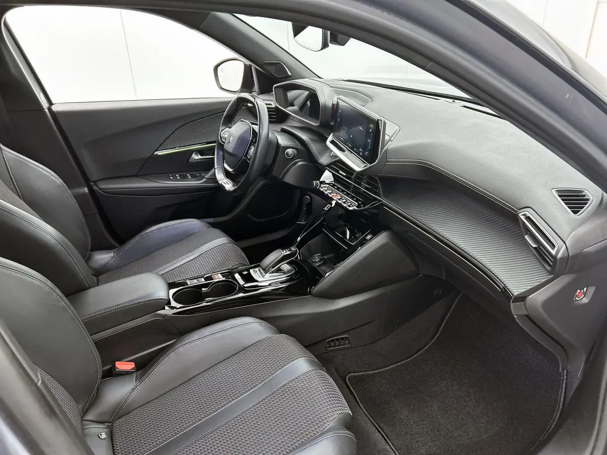 EV 136pk GT 50 kWh Automaat | Navigatie | Climate Control | Cruise Control | Camera | 18"LMV | LED | Keyless Start | Apple Carplay/Android Auto |