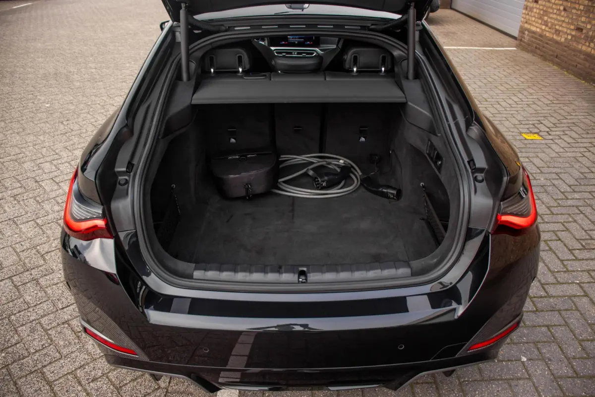 M50 High Executive 84 kWh, BTW, Origineel NL, SOH 97%