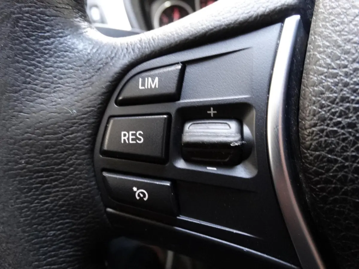320i Edition Luxury Line Purity Executive