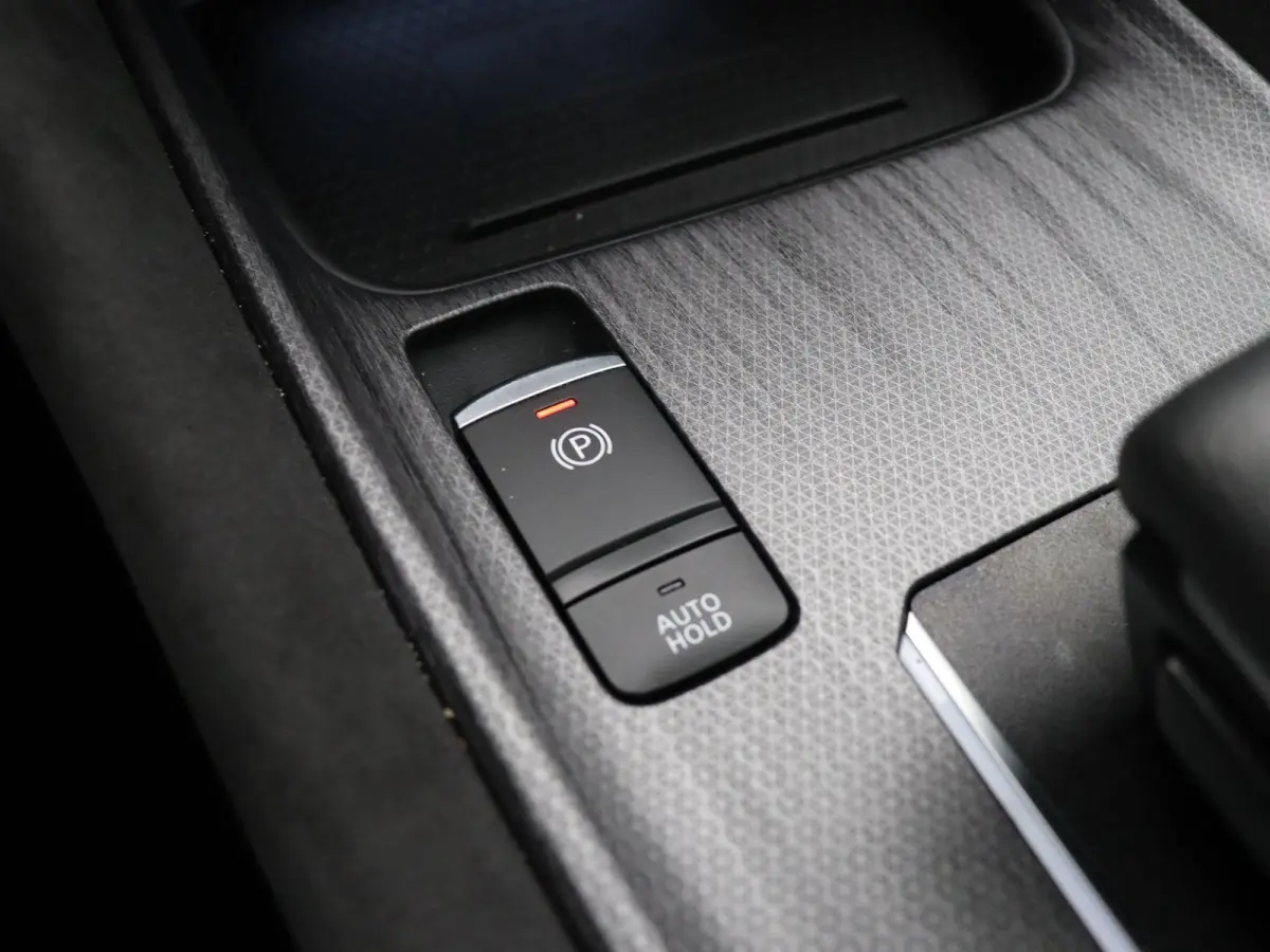 1.3 MHEV Xtronic Tekna Plus | Leder | Stoel en stuurverwarming | Memory | Carplay | HUD | Led |