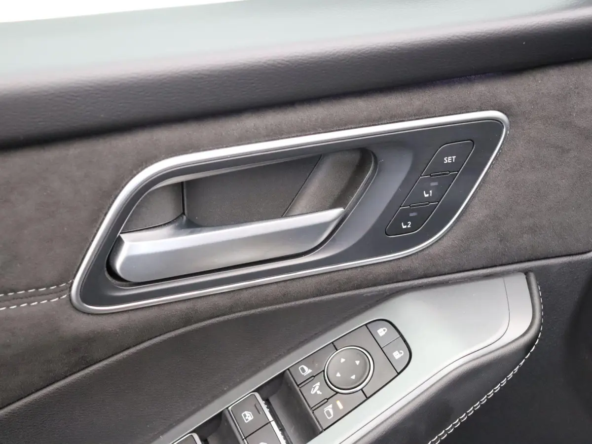 1.3 MHEV Xtronic Tekna Plus | Leder | Stoel en stuurverwarming | Memory | Carplay | HUD | Led |