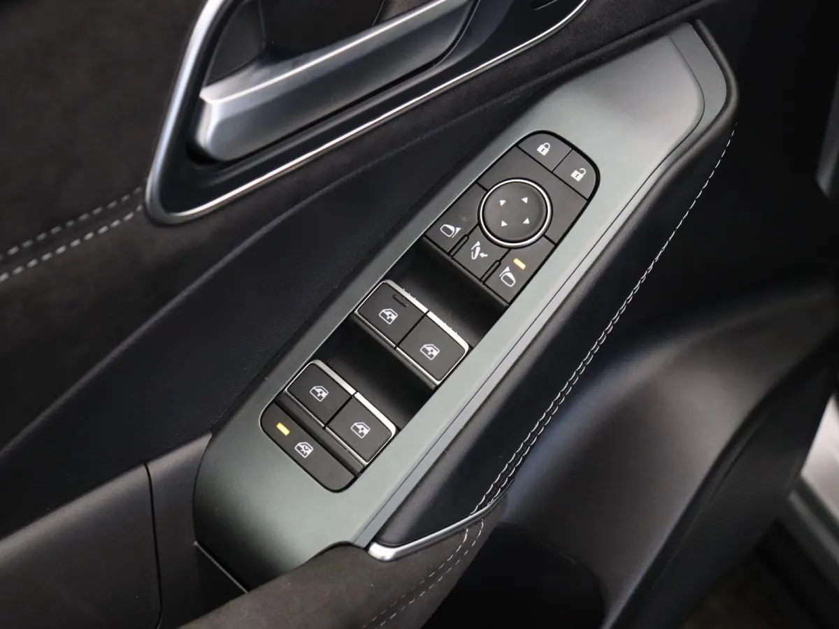 1.3 MHEV Xtronic Tekna Plus | Leder | Stoel en stuurverwarming | Memory | Carplay | HUD | Led |