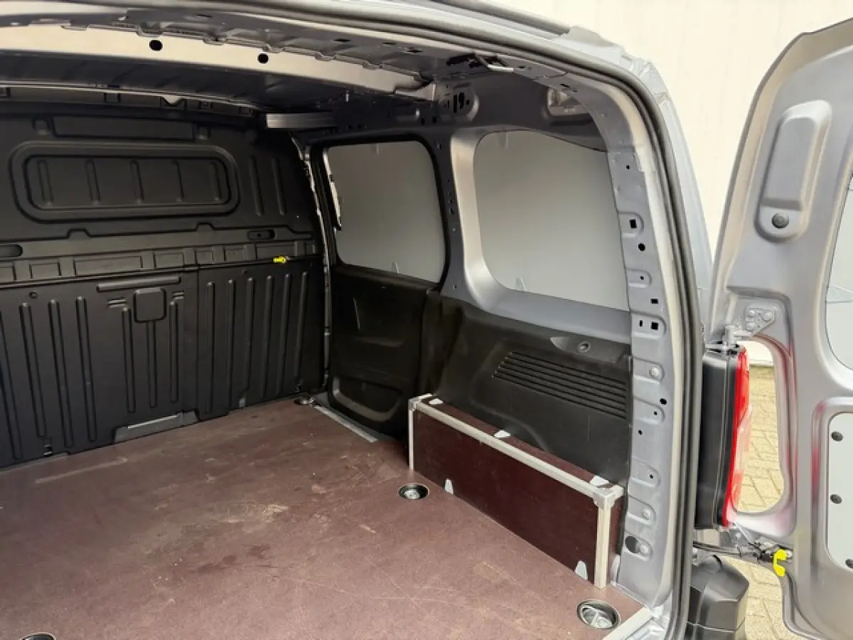 1.5 BlueHDi met Navi/Camera, Digitaal Dashboard, Facelift-Model