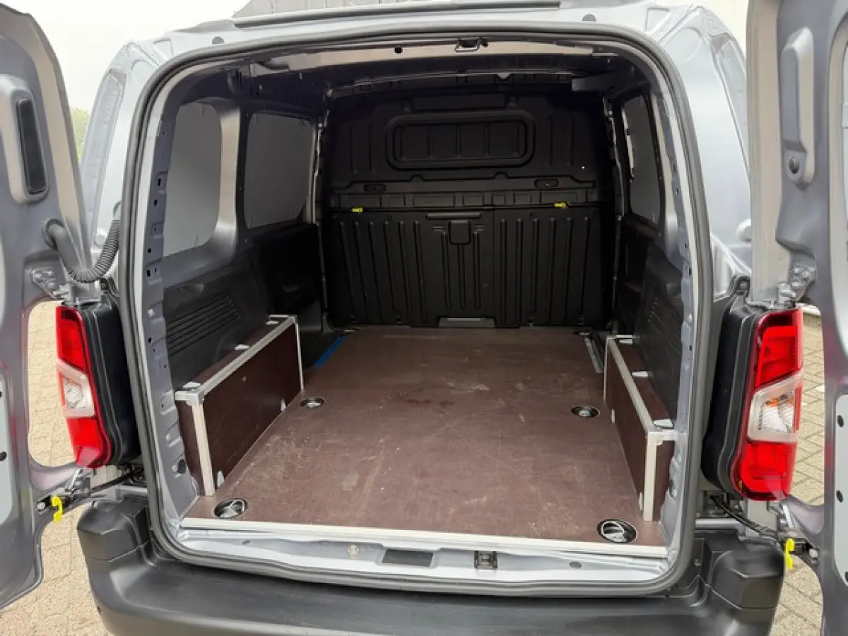 1.5 BlueHDi met Navi/Camera, Digitaal Dashboard, Facelift-Model