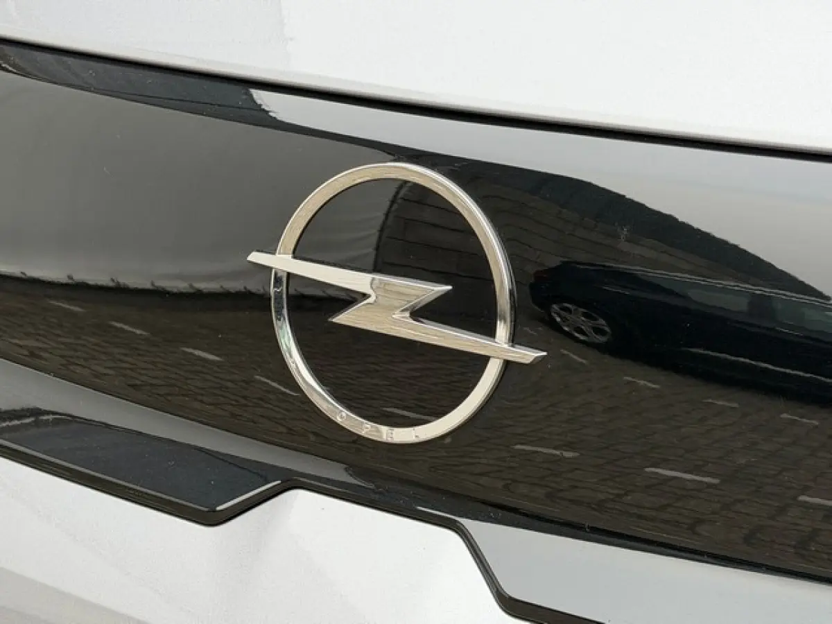 1.5 BlueHDi met Navi/Camera, Digitaal Dashboard, Facelift-Model
