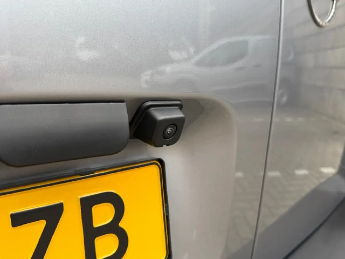 1.5 BlueHDi met Navi/Camera, Digitaal Dashboard, Facelift-Model