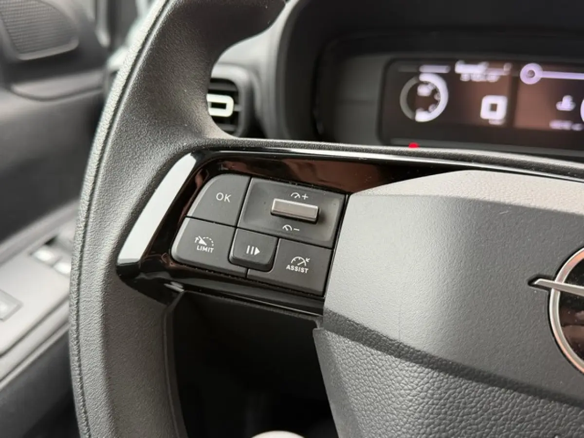 1.5 BlueHDi met Navi/Camera, Digitaal Dashboard, Facelift-Model