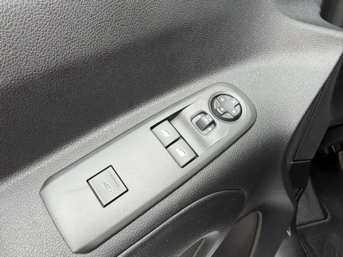1.5 BlueHDi met Navi/Camera, Digitaal Dashboard, Facelift-Model