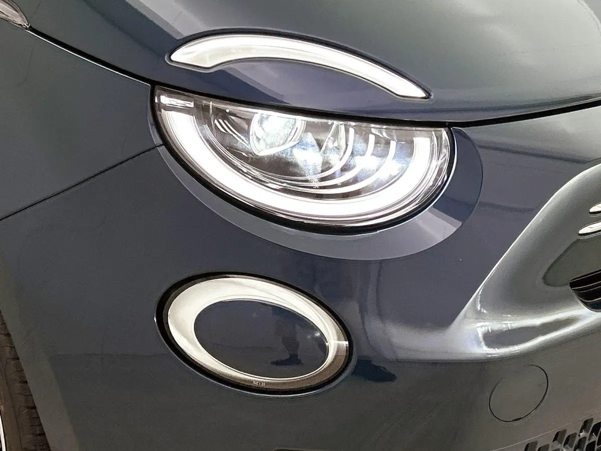 1.0 65k Hybrid La Prima | VOORRAAD VOORDEEL | Climate Control | Apple CarPlay/Android Auto | 17''LMV | Glazendak | Camera | Cruise Control | Stoelverwarming | LED |