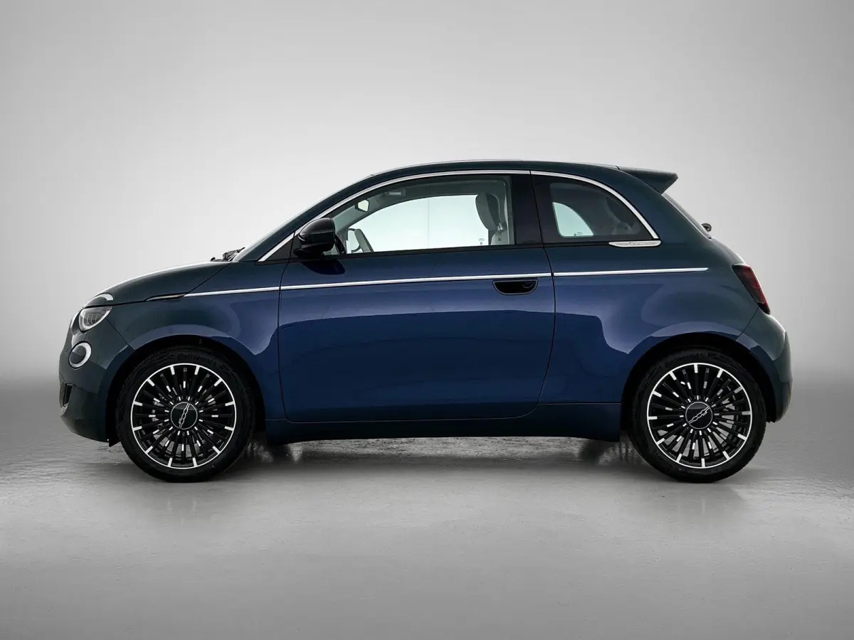 1.0 65k Hybrid La Prima | VOORRAAD VOORDEEL | Climate Control | Apple CarPlay/Android Auto | 17''LMV | Glazendak | Camera | Cruise Control | Stoelverwarming | LED |