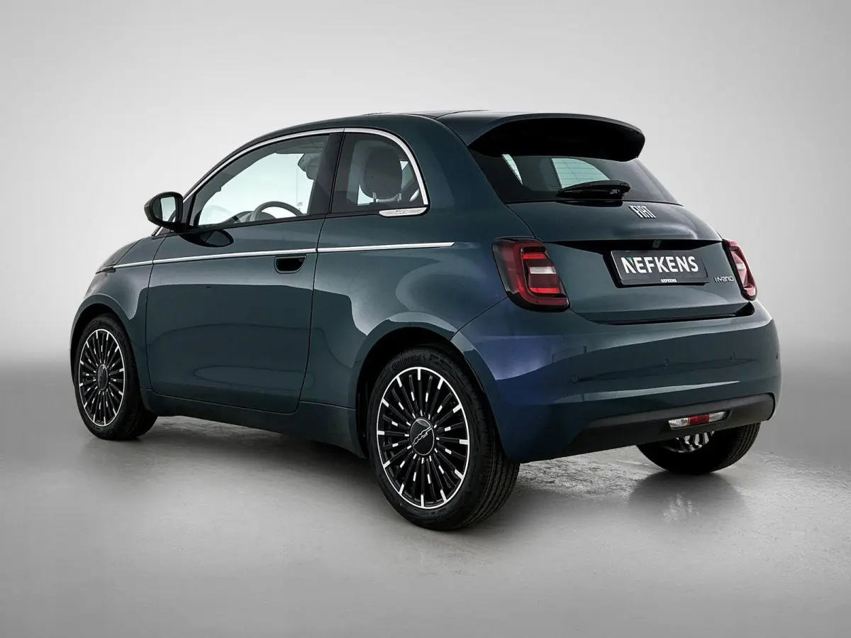 1.0 65k Hybrid La Prima | VOORRAAD VOORDEEL | Climate Control | Apple CarPlay/Android Auto | 17''LMV | Glazendak | Camera | Cruise Control | Stoelverwarming | LED |